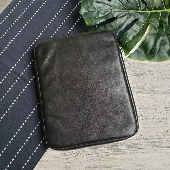 Disney Parks| D Tech Sequin Mickey Mouse Minnie Mouse Tablet Case - Picture 2 of 5